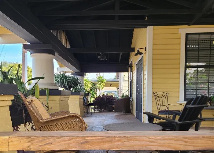 Palm Villa Hostel